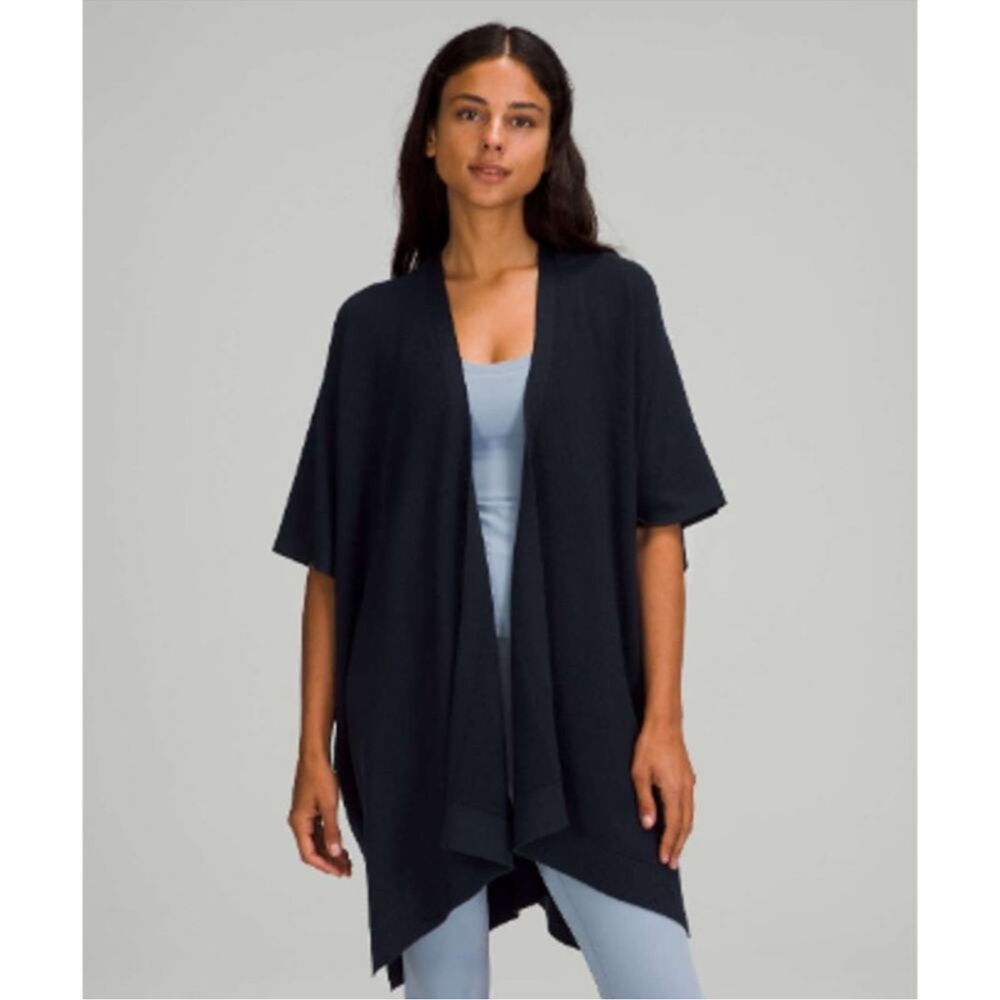 Lululemon Marino wool short sleeve wrap navy small